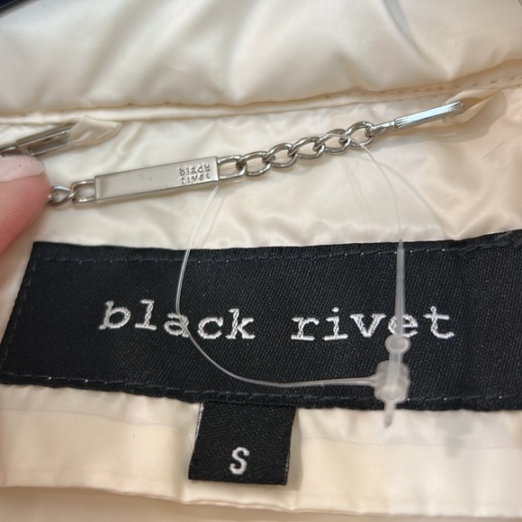 Black Rivet puffer jacket - Picture 3 of 5